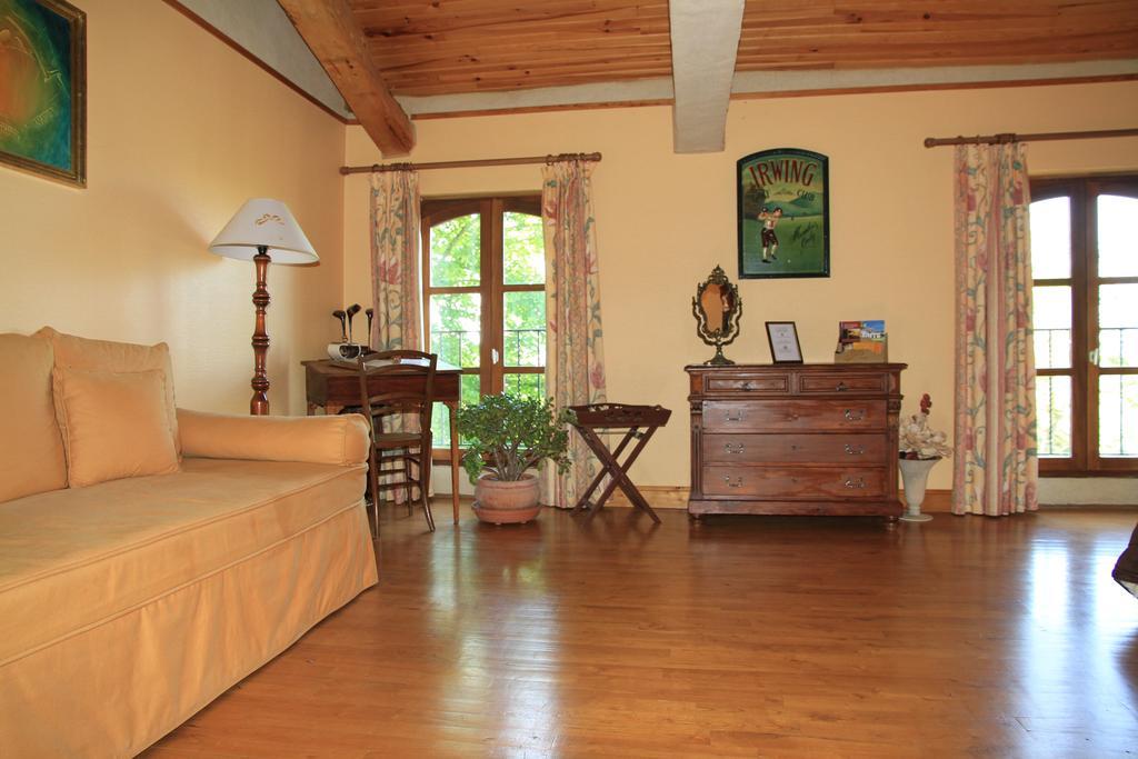 La Pigario Bed and Breakfast Lisle-sur-Tarn Habitación foto